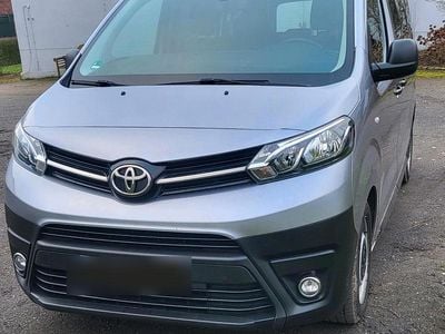 Gebraucht Toyota Proace Verso 144 PS (105 kW) 2022 Grau Van