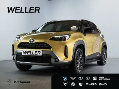 Gebraucht Toyota Yaris Advance 116 PS (85 kW) 2021 Warm gold metallic, dach schwarz Kleinwagen