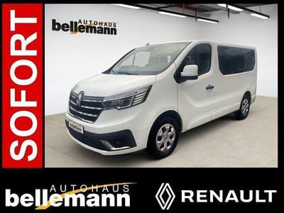Weiß Gebraucht 2022 Renault Trafic Life Van / Kleinbus | 32.990 € (Guter Preis)
