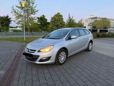 Second-hand Opel Astra 110 CP (80 kW) 2013 Argintiu Break