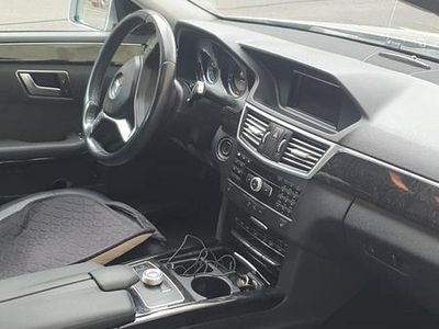 Mercedes E200