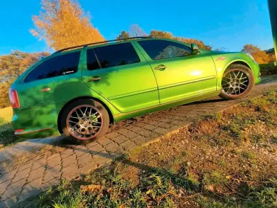 Gebraucht Skoda Octavia 200 PS (147 kW) 2012 Grün Kombi