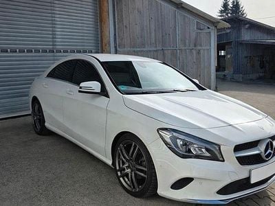 Second-hand Mercedes CLA180 Urban 122 CP (89 kW) 2018 Alb Berlinǎ