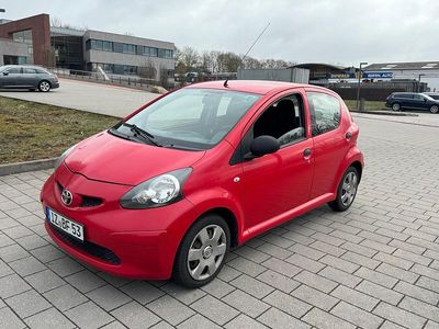 Gebraucht Toyota Aygo 68 PS (50 kW) 2007 Rot Kleinwagen