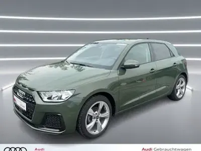 Gebraucht Audi A1 Sportback Advanced 95 PS (69 kW) 2025 Distriktgrün metallic Kleinwagen