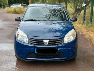 Gebraucht Dacia Sandero 75 PS (55 kW) 2009 Blau Kleinwagen