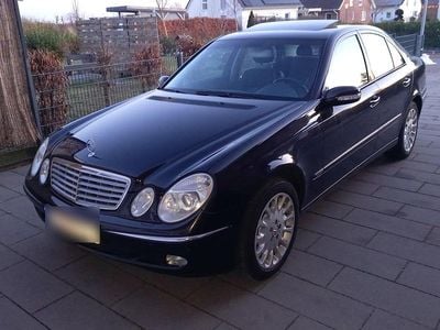 Gebraucht Mercedes E500 Elegance 306 PS (225 kW) 2003 Schwarz Limousine