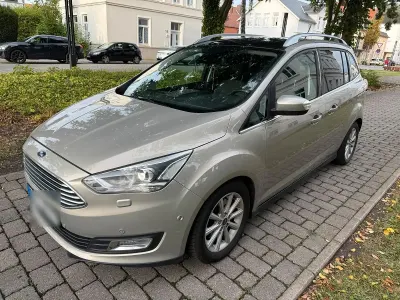 Gebraucht Ford Grand C-Max Titanium 120 PS (88 kW) 2017 Gold Van / Kleinbus