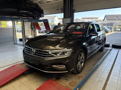 Gebraucht VW Passat Business 200 PS (147 kW) 2023 Grau Kombi