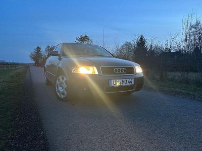 Gebraucht Audi A4 102 PS (75 kW) 2002 Silber Limousine