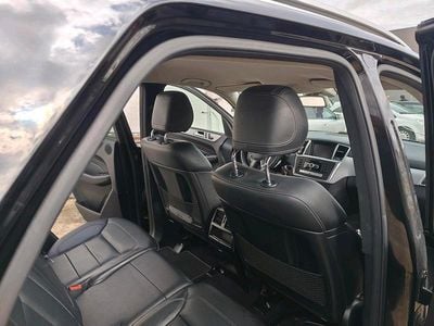 Gebraucht Mercedes ML350 258 PS (189 kW) 2011 Schwarz SUV