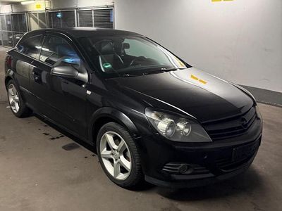 Usata Opel Astra GTC Sport 140 CV (102 kW) 2005 Nero Coupé