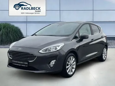 Gebraucht Ford Fiesta Titanium 86 PS (63 kW) 2018 Grau Kleinwagen