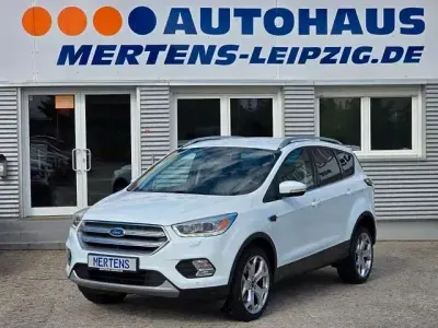 Gebraucht Ford Kuga Titanium 150 PS (110 kW) 2016 Weiß SUV