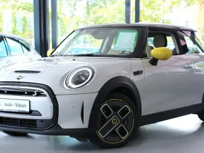 Gebraucht Mini Cooper SE Classic 135 kW (184 PS) 2022 Silber Kleinwagen