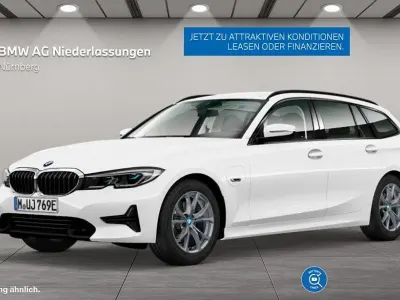 Gebraucht BMW 330e Sport Line 292 PS (214 kW) 2022 Weiß Kombi