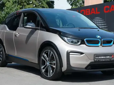 Gebraucht BMW i3 Sport Line 125 kW (170 PS) 2022 Kaschmir silber metallic (metallic) Kleinwagen