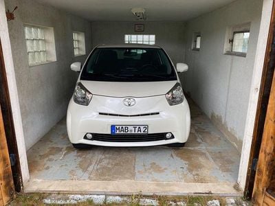 Toyota iQ