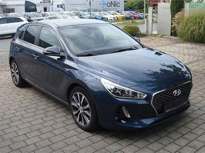 Gebraucht Hyundai i30 110 PS (80 kW) 2017 Blau Limousine
