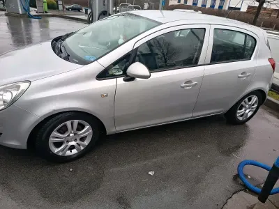 Gebraucht Opel Corsa 84 PS (61 kW) 2009 Silber Kleinwagen
