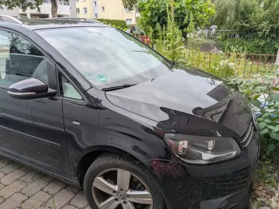 Gebraucht VW Touran Cup 140 PS (102 kW) 2015 Schwarz Van / Kleinbus