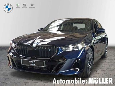 Tansanitblau ii metallic Gebraucht 2024 BMW i5 M Sport Limousine | 80.400 €