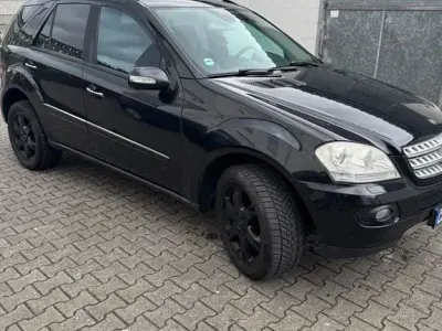 Gebraucht Mercedes ML280 190 PS (139 kW) 2006 Schwarz SUV