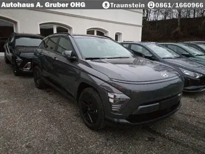 Gebraucht Hyundai Kona Trend 150 kW (204 PS) 2025 Ecotronic grey SUV