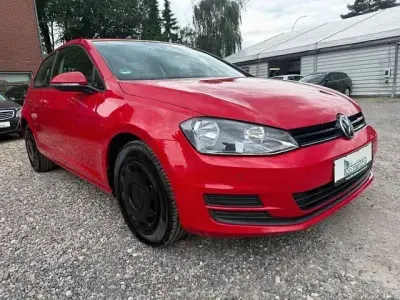Gebraucht VW Golf VII Trendline 86 PS (63 kW) 2015 Rot Kleinwagen
