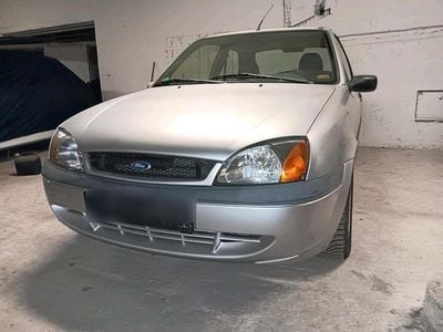 Silber Gebraucht 2001 Ford Fiesta Kleinwagen | 1.600 € (Etwas zu teuer)