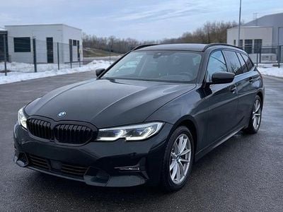 Schwarz Gebraucht 2020 BMW 318 Efficient Dynamics Kombi | 24.500 € (Fairer Preis)