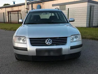 Gebraucht VW Passat 101 PS (74 kW) 2001 Silber Kombi