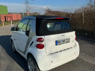Gebraucht Smart ForTwo Cabrio 71 PS (52 kW) 2011 Weiß Cabrio