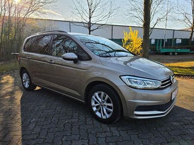 Gebraucht VW Touran Comfortline 110 PS (80 kW) 2016 Beige Van / Kleinbus