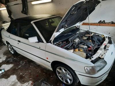 Occasion Ford Escort Cabriolet 105 ch (77 kW) 1992 Blanc Cabriolet