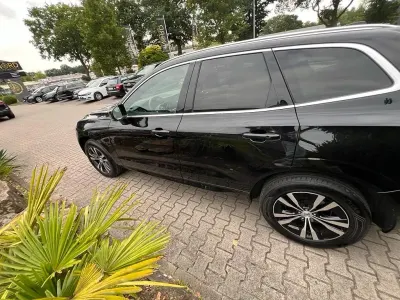 Gebraucht Volvo XC60 Momentum 190 PS (139 kW) 2020 Schwarz SUV