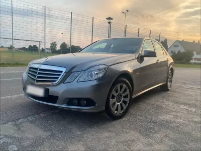 Gebraucht Mercedes E200 Elegance 184 PS (135 kW) 2009 Grau Limousine
