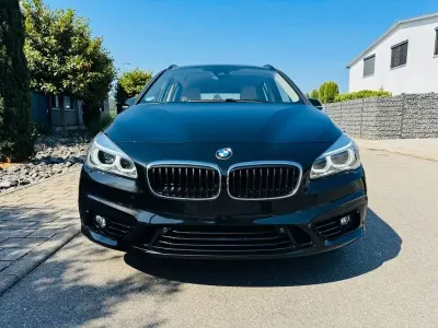 Gebraucht BMW 220 Gran Tourer Sport Line 190 PS (139 kW) 2017 Schwarz Van / Kleinbus