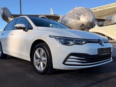 Gebraucht VW Golf VIII Life 116 PS (85 kW) 2023 Weiß Limousine