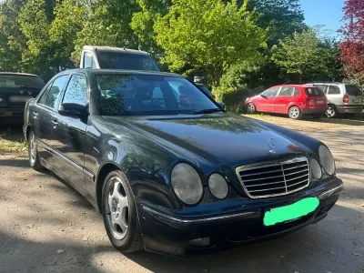 Second-hand Mercedes 320 203 CP (149 kW) 2000 Negru Berlinǎ