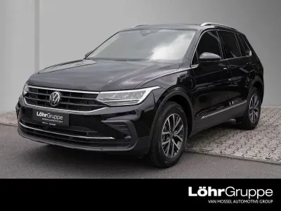 Gebraucht VW Tiguan Life 150 PS (110 kW) 2022 Schwarz SUV