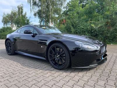 Aston Martin V12 Vantage