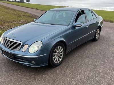 Gebraucht Mercedes E240 Avantgarde 177 PS (130 kW) 2005 Blau Limousine