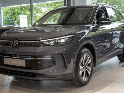 Neu VW Tiguan 150 PS (110 kW) 2026 Grau SUV