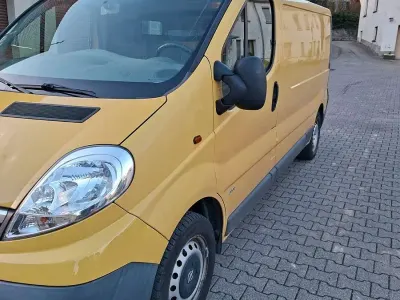 Gebraucht Opel Vivaro 114 PS (83 kW) 2010 Gelb Van / Kleinbus