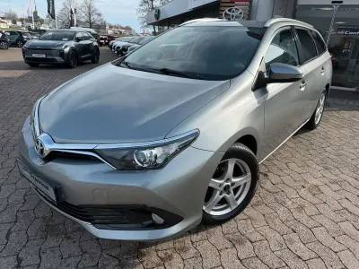 Gebraucht Toyota Auris Basis 116 PS (85 kW) 2015 Titansilber mica metallic Kombi