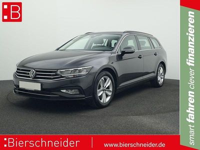 Grau Gebraucht 2023 VW Passat Business Kombi | 31.250 € (Fairer Preis)