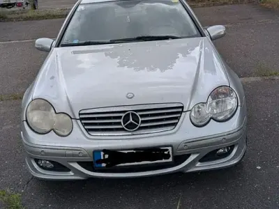 Gebraucht Mercedes C180 165 PS (121 kW) 2005 Silber Coupé