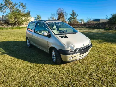 Used Renault Twingo Initiale 75 HP (55 kW) 2001 Gold Hatchback