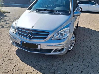 Gebraucht Mercedes B150 95 PS (69 kW) 2006 Silber Van / Kleinbus